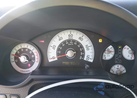 2014 Toyota Fj Cruiser z USA, uszkodzony, nr VIN JTEBU4BF2EK206577